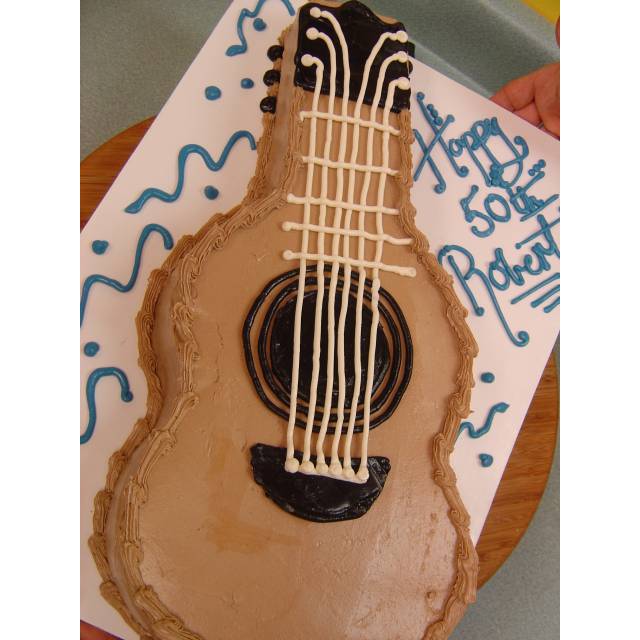 GUITAR CAKE