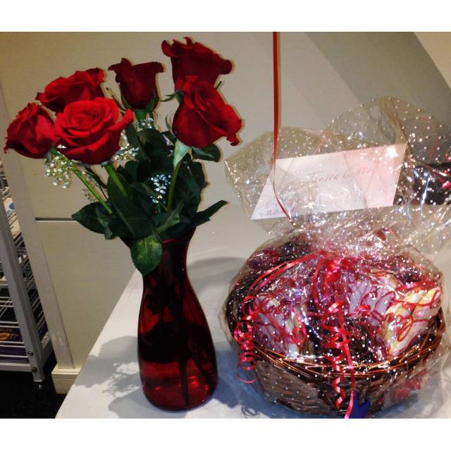 6 Roses  & Gift Basket w/ Heart Shaped Iced Sugar Cookies